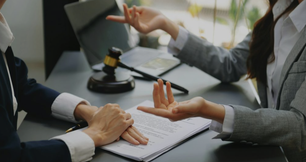 Is a Migration Agent the Same as an Immigration Lawyer?